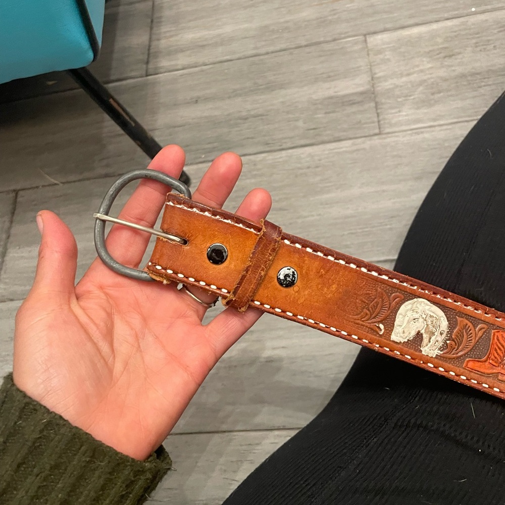 Brown Leather Western Belt - Picture 3 of 8